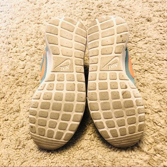 Nike Roshe Shoes - Size 7W - Picture 4 of 6
